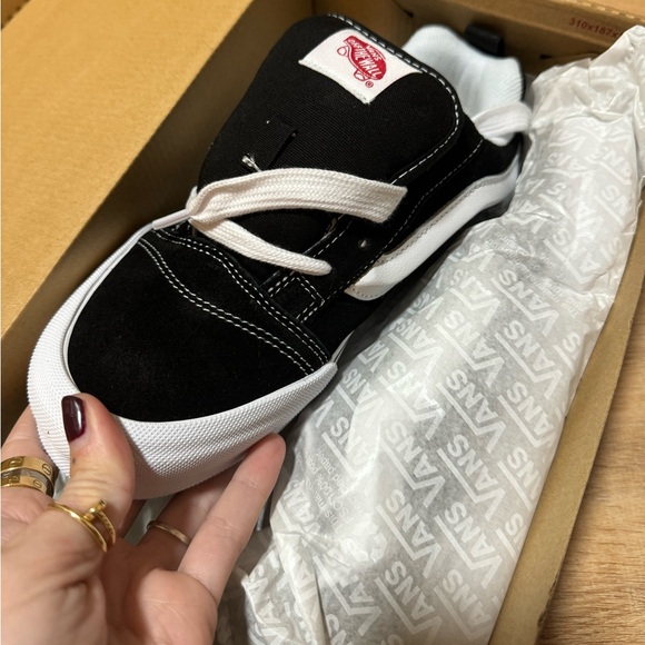 Knu Skool Vans - Picture 2 of 4